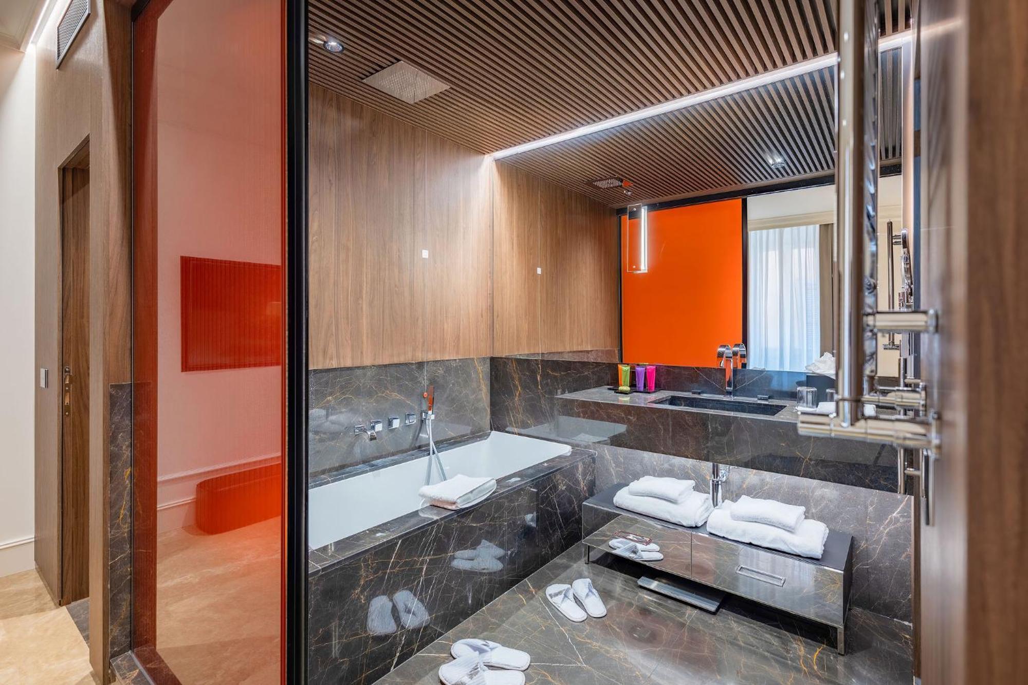 The First Dolce - Preferred & Hotel Rom
